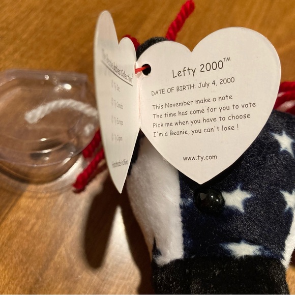NWT Vintage "Lefty 2000” Beanie Baby. Date of birth 7/4/2000. Plastic tag holder - Picture 8 of 13